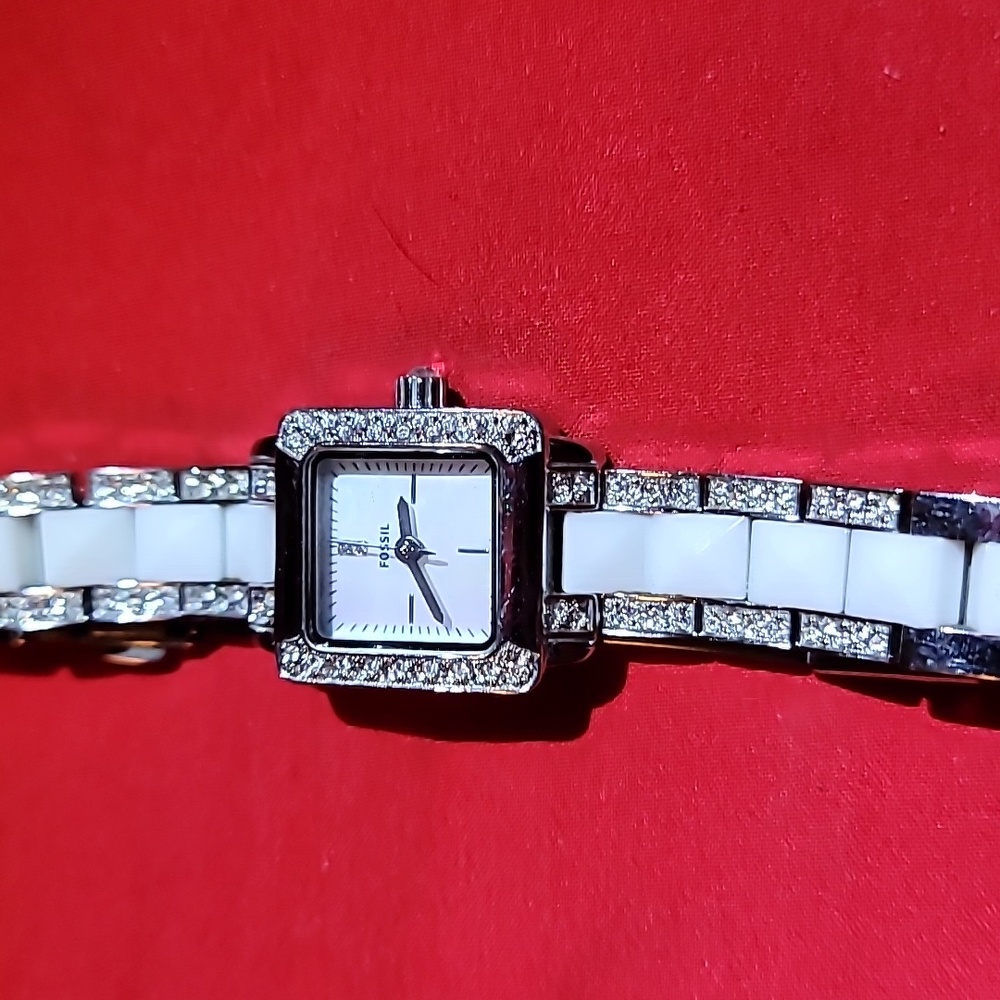 Fossil Ceramic Watch CE-1019 Crystals On Face & Band Silvertone MOP Face‎